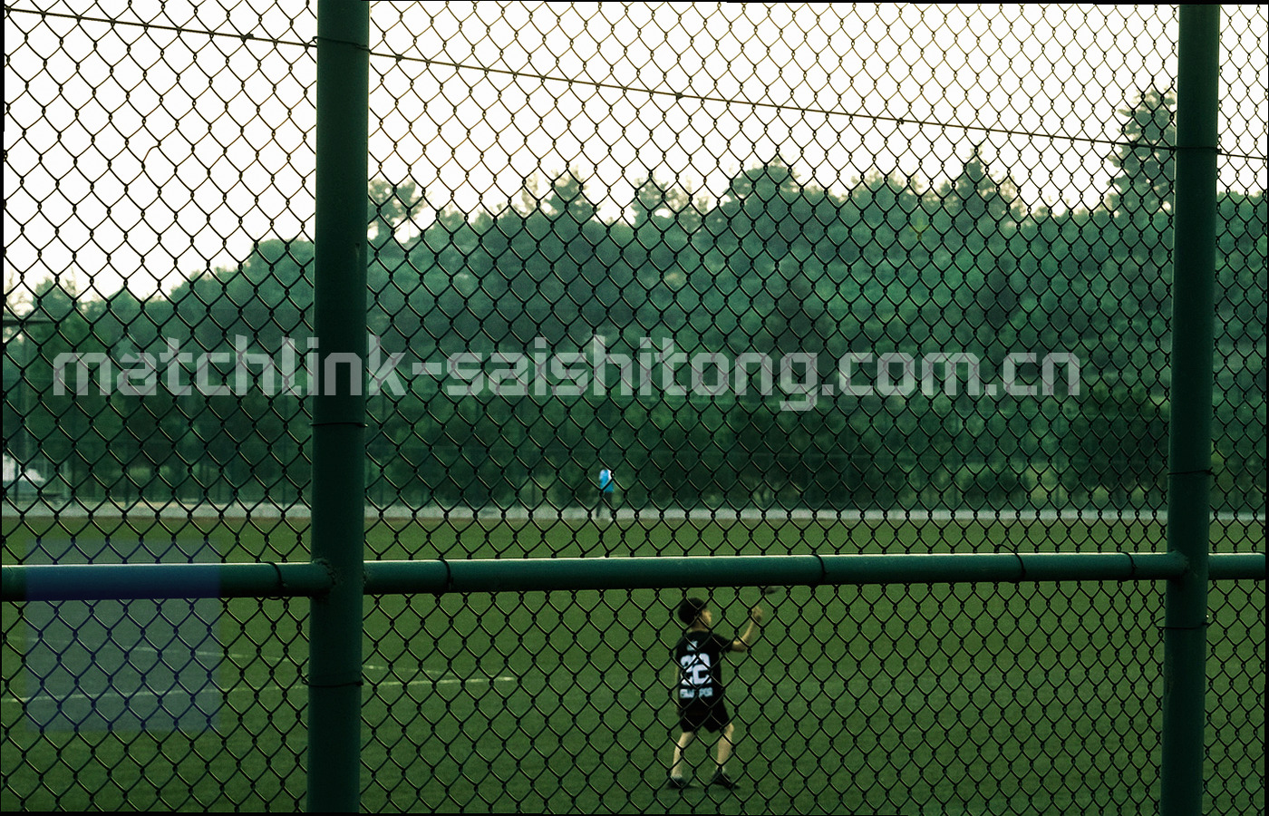 赛事通体育 V3 电脑版栏目订阅界面示意，左侧为联赛与球队标签栏，右侧为比分列表与检索框